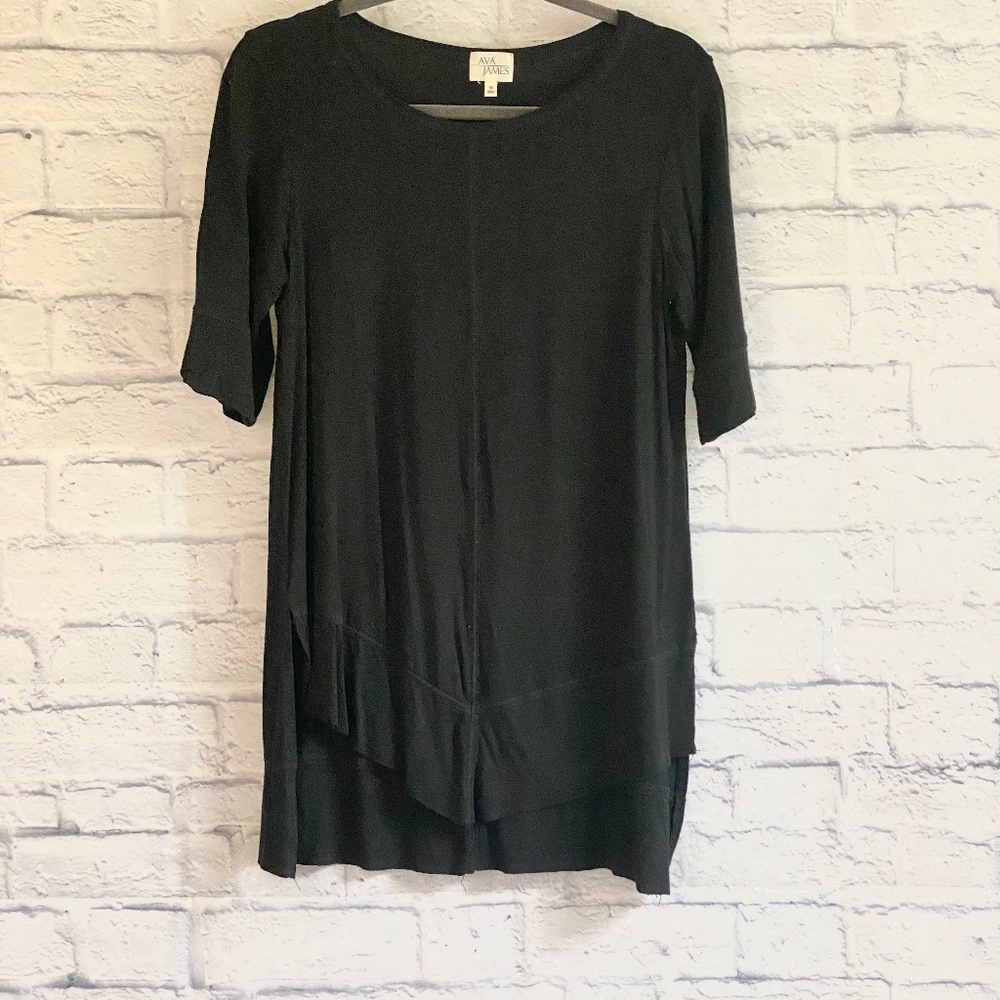 AVA JAMES BLACK SHORT-SLEEVE LONG TOP